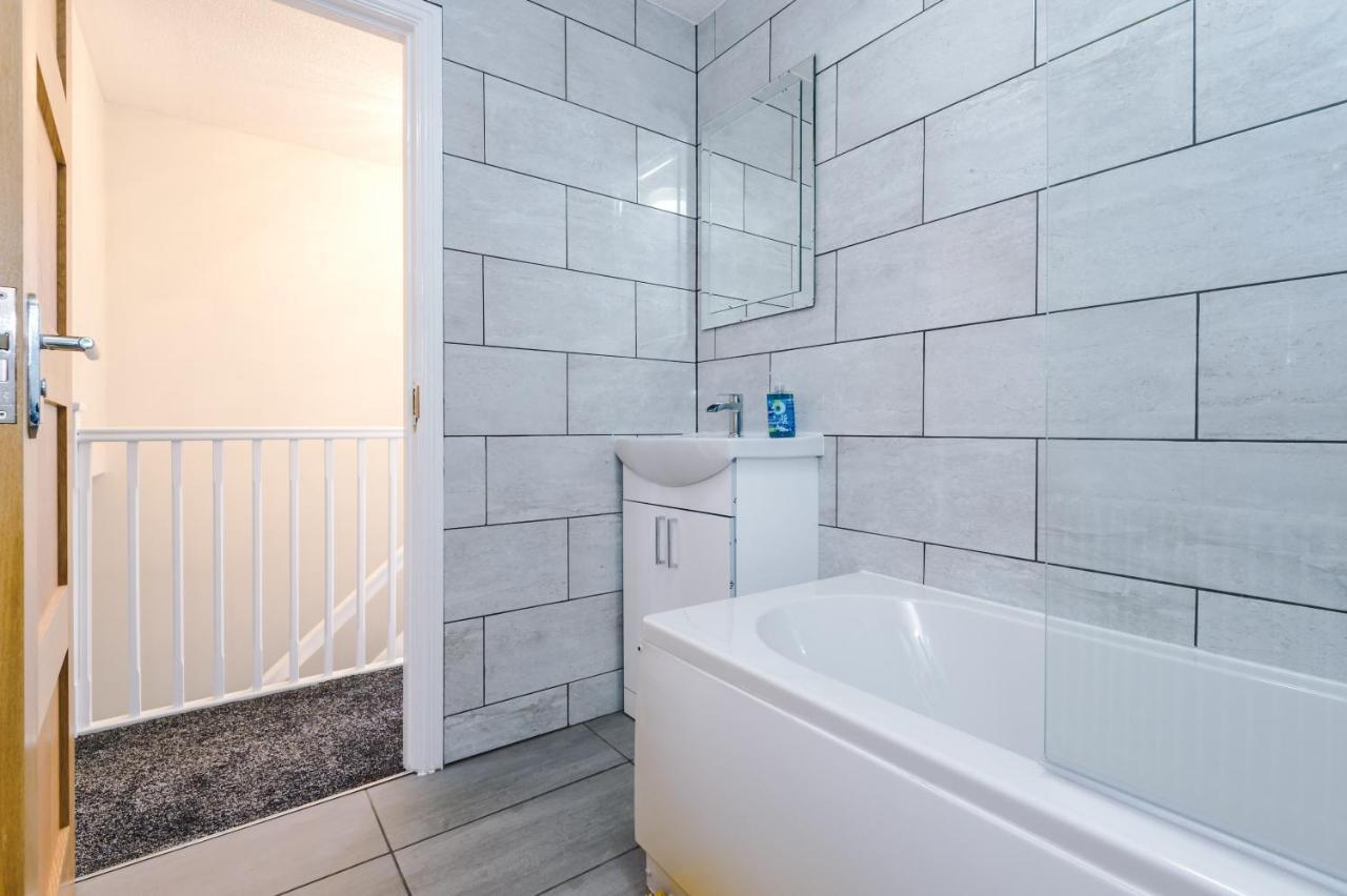 Stylish 4 Bedroom Home Close To Manchester City Centre Exterior photo