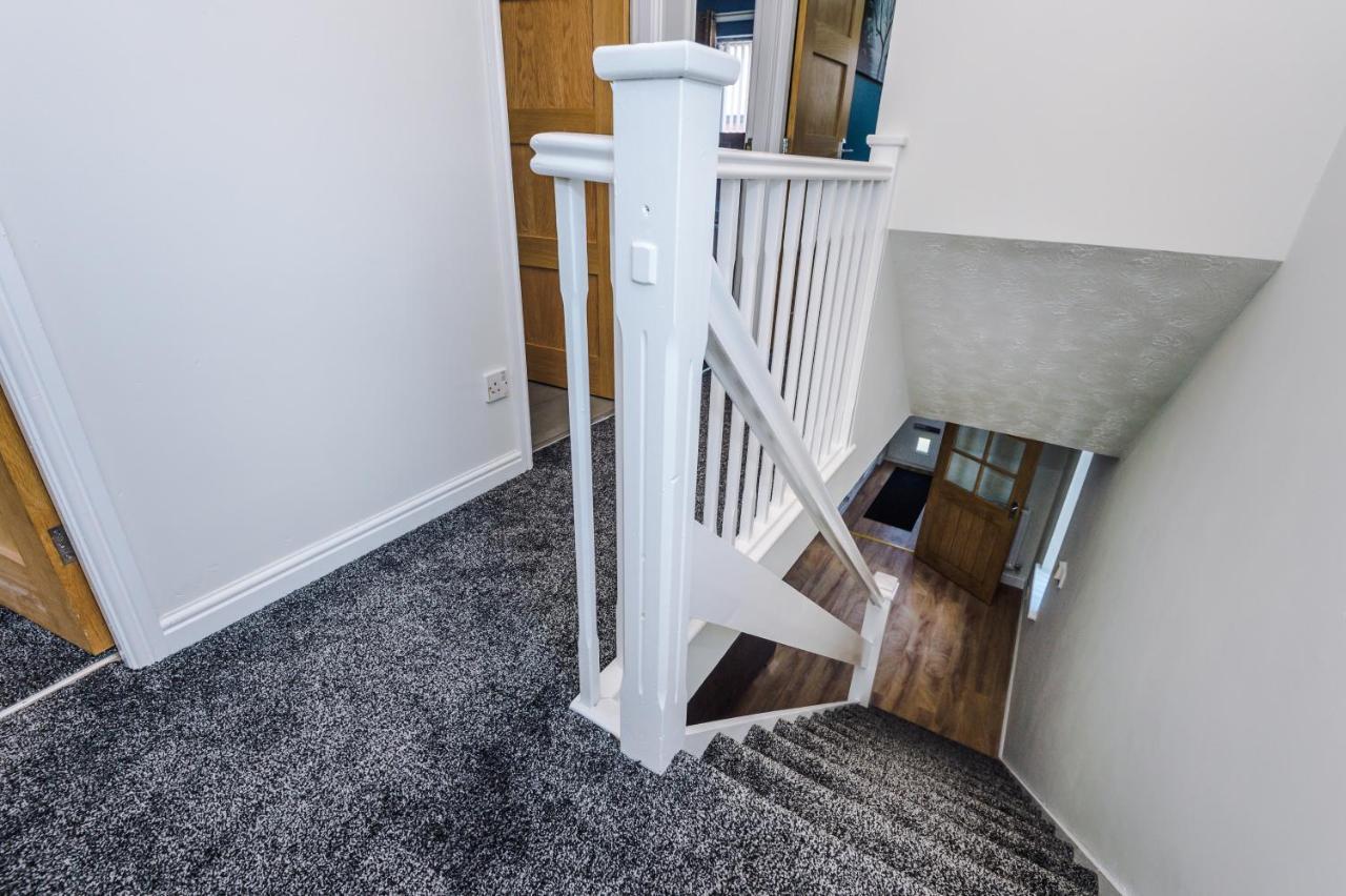 Stylish 4 Bedroom Home Close To Manchester City Centre Exterior photo