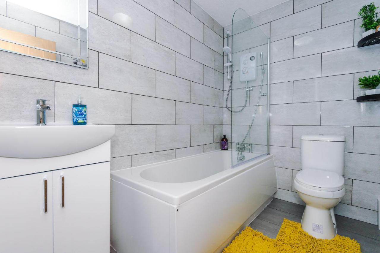 Stylish 4 Bedroom Home Close To Manchester City Centre Exterior photo